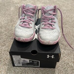 Girls’ Basketball shoes Size 2. Under Armour. Used but great condition.
